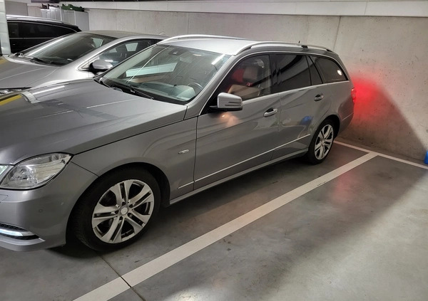 Mercedes-Benz Klasa E cena 50900 przebieg: 147212, rok produkcji 2013 z Warszawa małe 667
